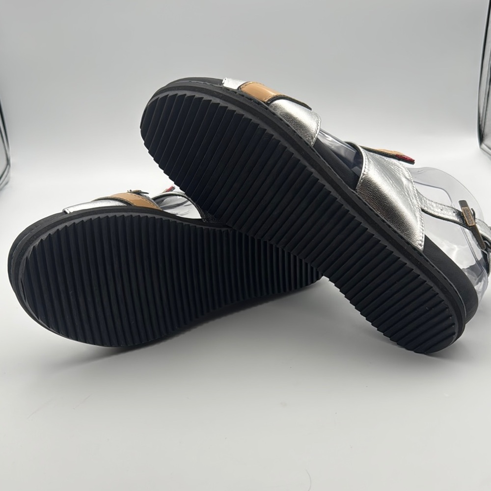 Minna Parikka Silver and Tan Sandals with peace sign - Picture 5 of 6